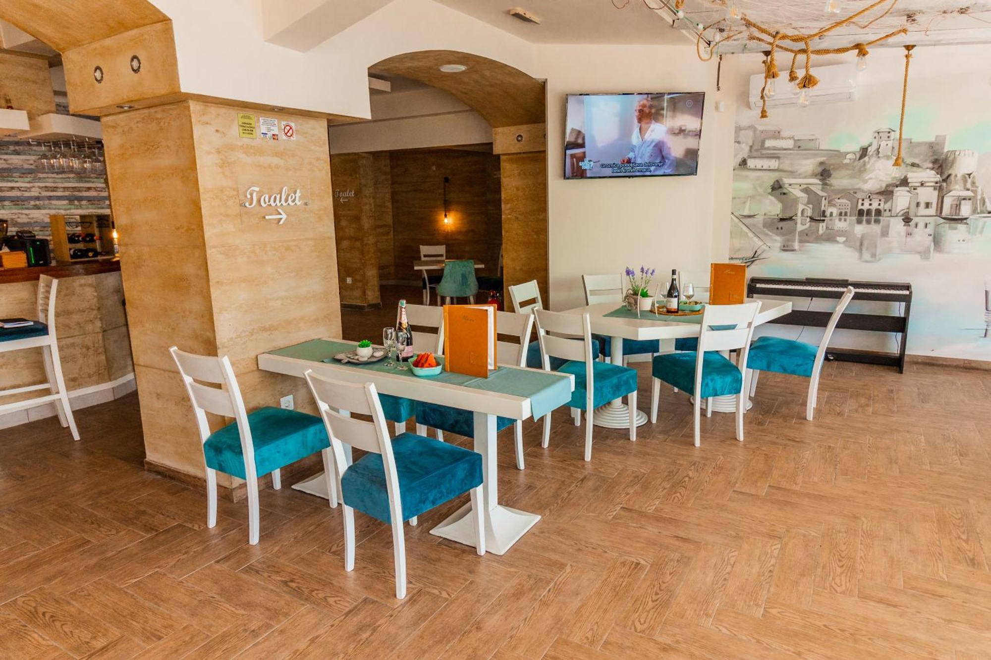 Hotel Vila Hedonija 헤르섹 외부 사진