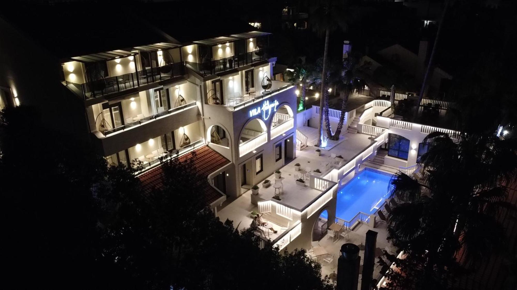 Hotel Vila Hedonija 헤르섹 외부 사진